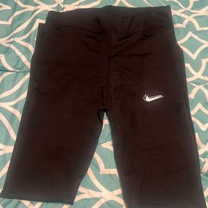 All black Nike leggings crop top work out outfit